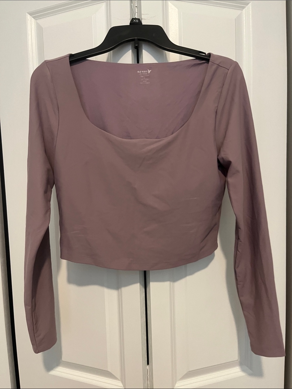 Old Navy Dusty Mauve Long-Sleeve Scoop Athletic Crop Top
